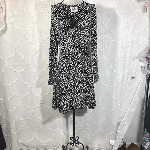 Super Dry heart print v neck long sleeve wrap dress size XS - Picture 1 of 12